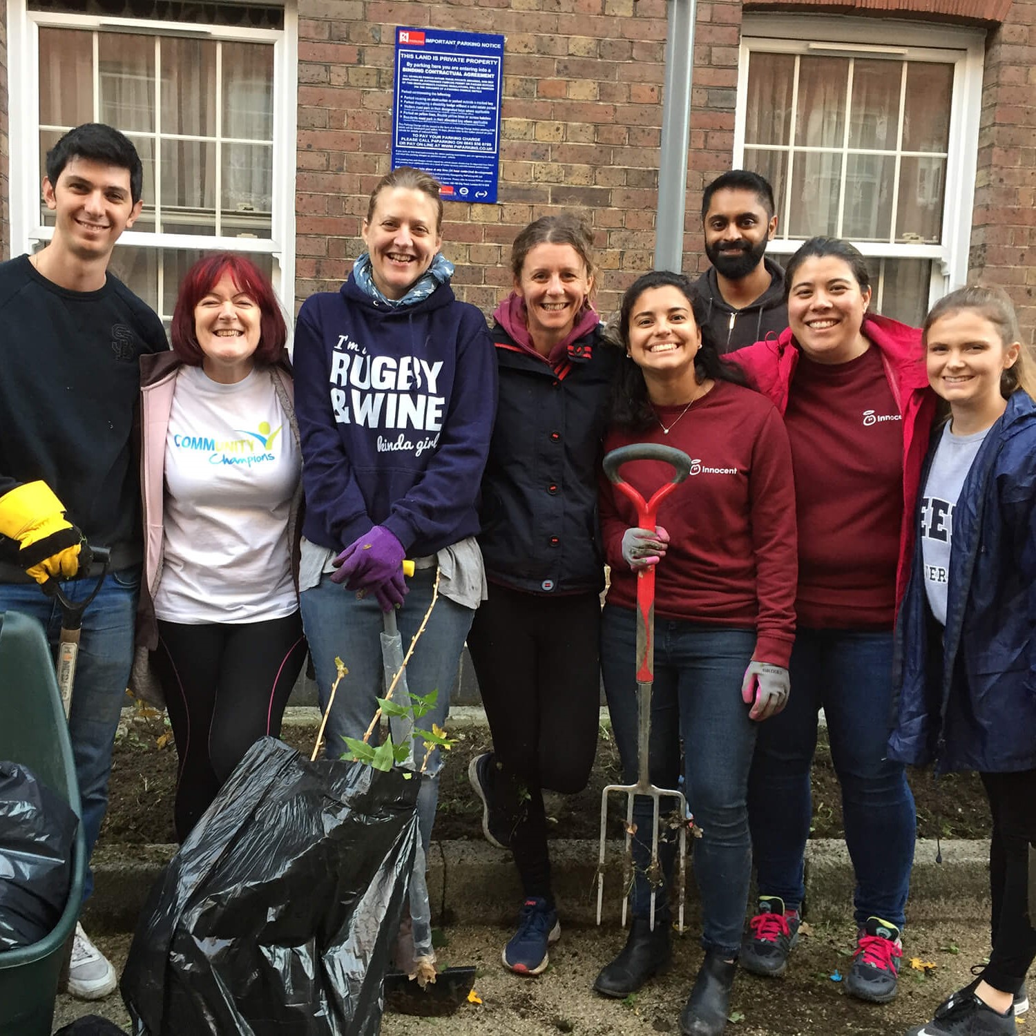 group-of-volunteers